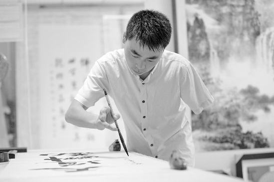 用“二指”书写出阳光人生