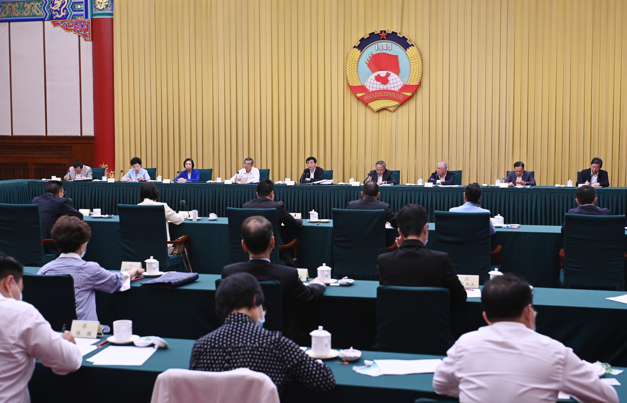 全国政协召开双周协商座谈会 围绕“促进港澳青年更好融入国家发展大局”协商议政 王沪宁主持