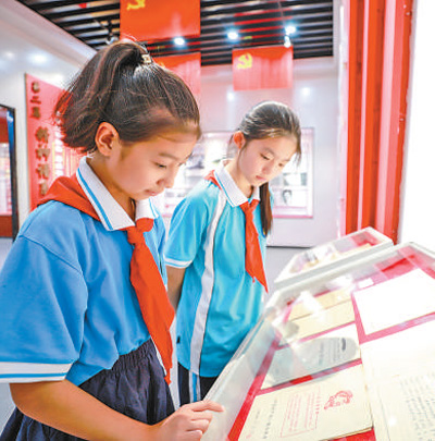 学生们在河北邯郸进行研学实践活动。