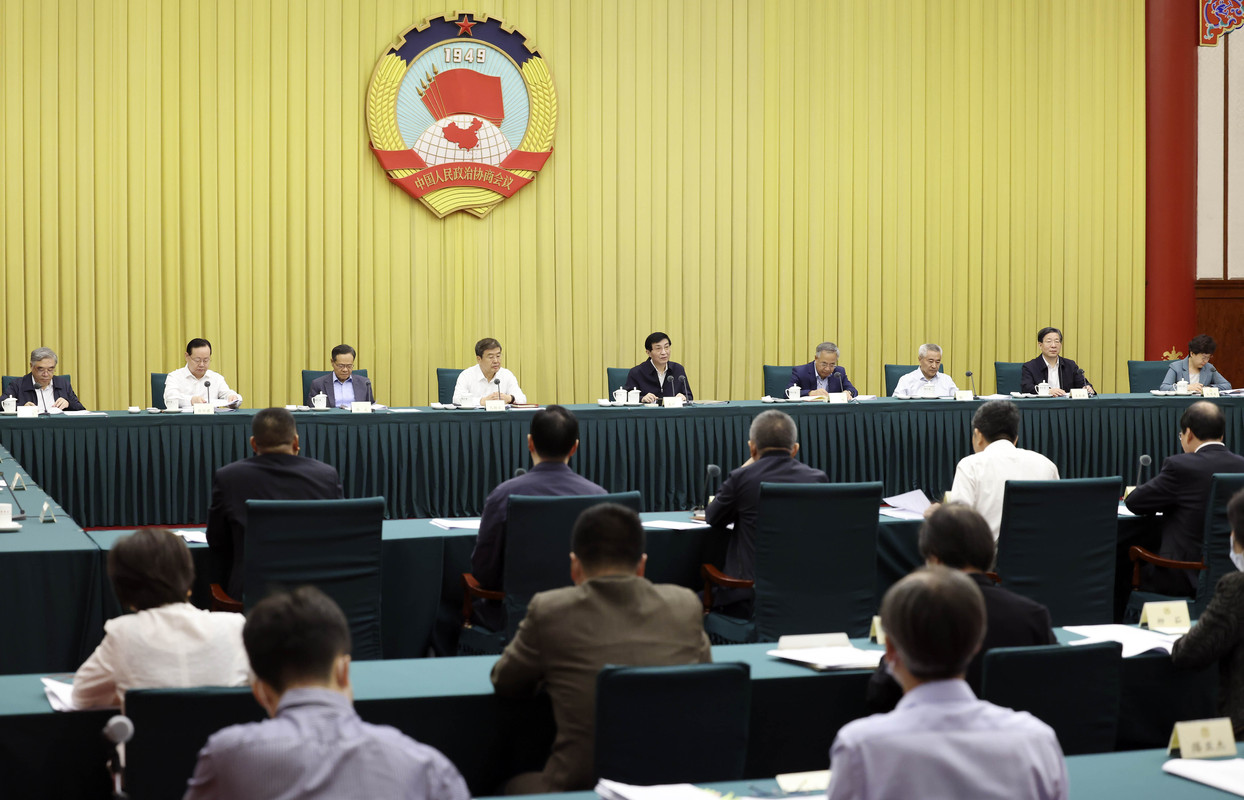 全国政协召开双周协商座谈会 围绕“中小学教研体系建设”协商议政 王沪宁主持