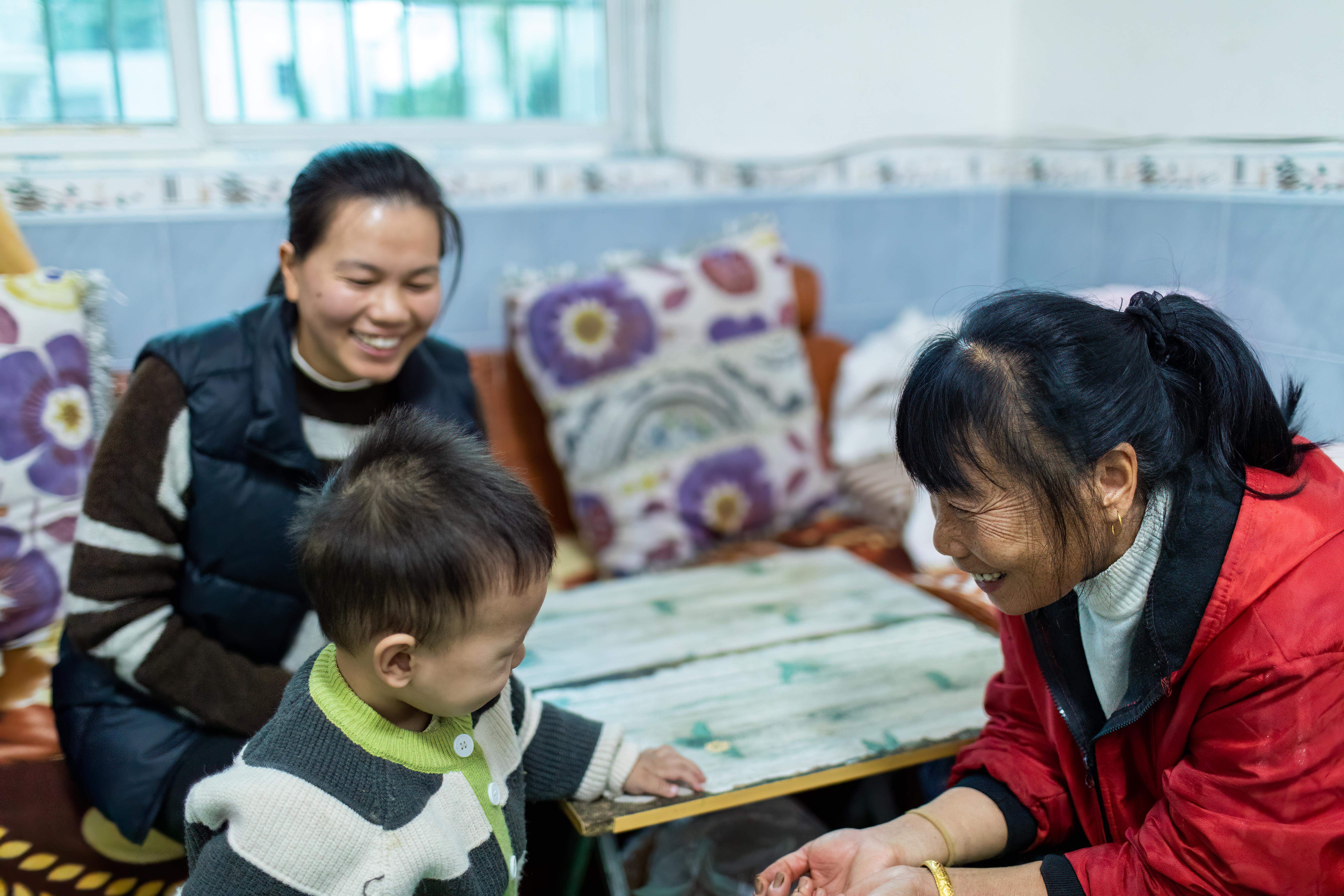 “咱们村里有了养育师”——慧育希望项目的婺源乡村探索