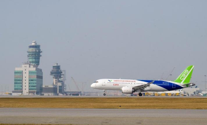 “水门礼”迎接！国产C919及ARJ21飞机首访香港