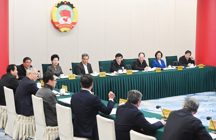 全国政协召开远程协商会 围绕“加强两岸产业合作打造两岸共同市场”协商议政  王沪宁主持 Copy1