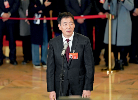 2019 年 3 月，全国政协委员、台盟中央常委骆沙鸣在全国政协第十三届二次会议“委 员通道”接受中外媒体记者的集体采访