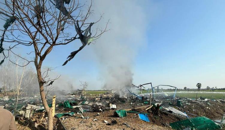 泰国一烟花厂爆炸致17人死亡