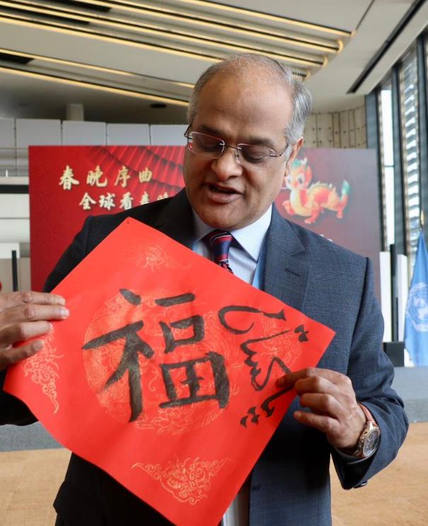 在万国宫感受中国年味走向世界