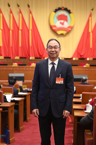 王俊