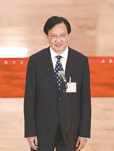 卢进