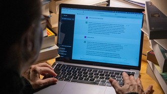 大型语言模型渗透——人工智能倒逼出版界“立规矩”