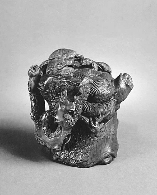 明代竹刻松树小壶