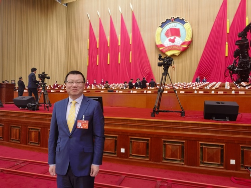 “高精尖”如何“接地气”？(分离图)汪小(4196877)-20240327102740
