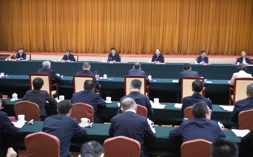 4月8日，各民主党派中央、无党派人士长江生态环境保护民主监督工作座谈会在北京召开。中共中央政治局常委、全国政协主席王沪宁出席并讲话。新华社记者 李涛 摄