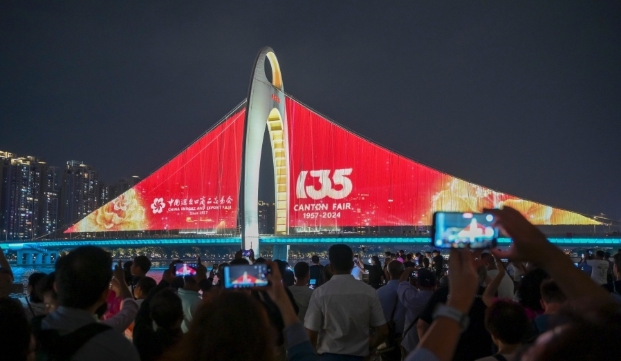 第135届广交会境外采购商夜游珠江