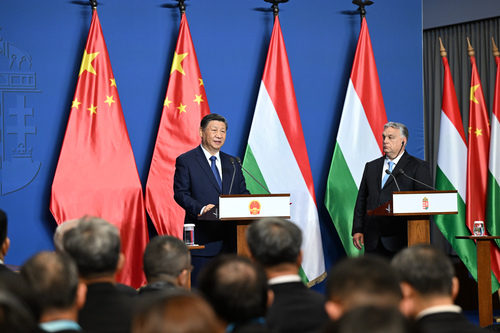 习近平同匈牙利总理欧尔班共同会见记者(4507594)-20240510051428