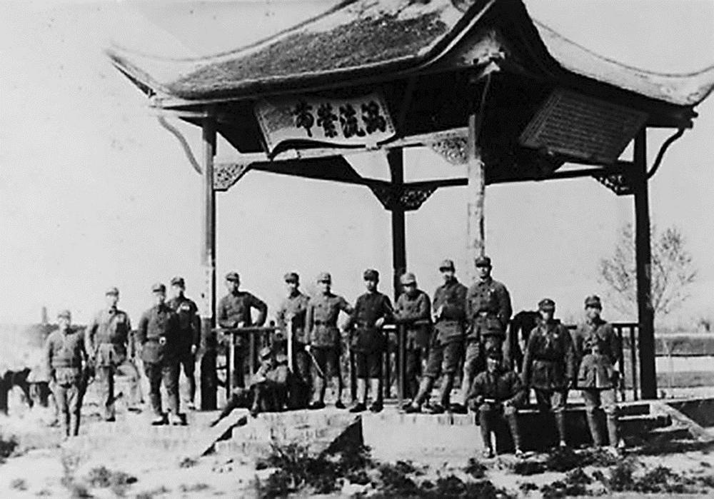 “粉红色队伍”指挥官余亚农
