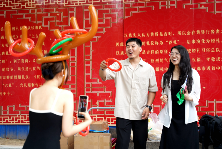 “浓情520，爱要大声说出口”——在婚俗文化和市民音乐会中共同见证科南路公众参与成效