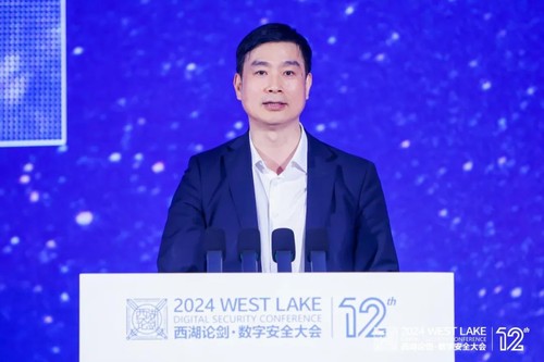 新华网总裁申江婴