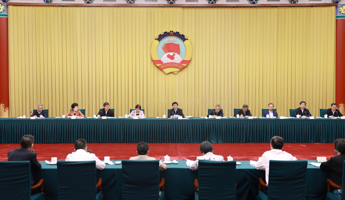 全国政协召开双周协商座谈会 王沪宁主持