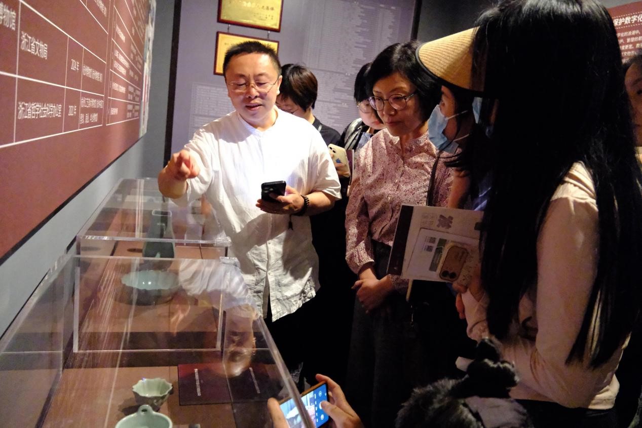 文化守“真” 情系家乡的“童话”梦
