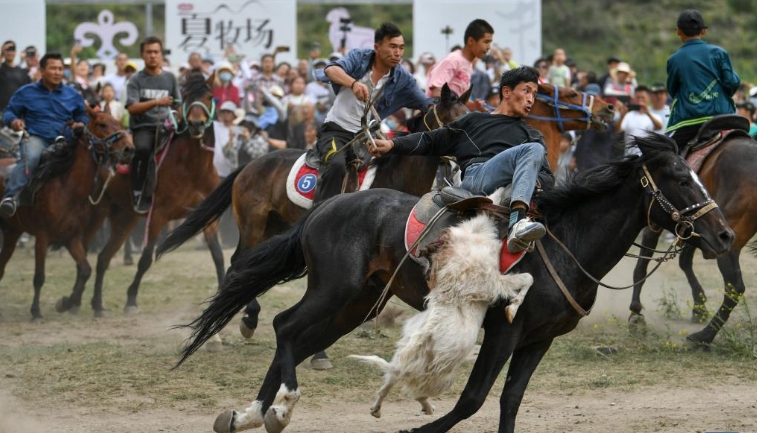 乌鲁木齐：“游牧文化旅游节”开启