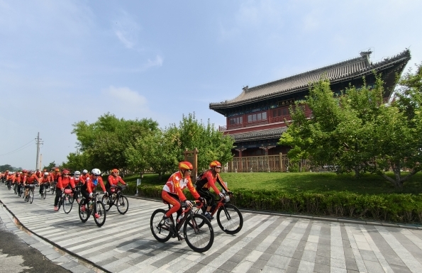 京津冀骑友骑游北京城市副中心 领略运河之美