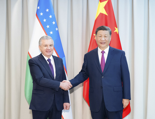 习近平会见乌兹别克斯坦总统米尔济约耶夫(4889446)-20240704032120