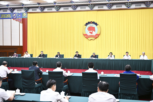 全国政协召开双周协商座谈会 王沪宁主持(4948769)-20240712154533