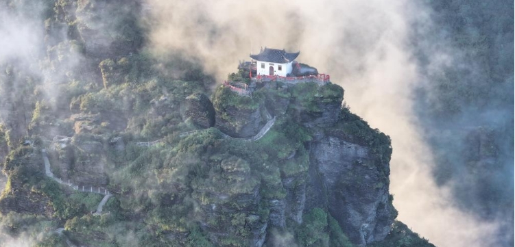 霞光云海梵净山