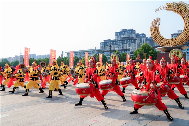 地方文旅再出新招，借力直播PK让非遗锣鼓“火出圈”