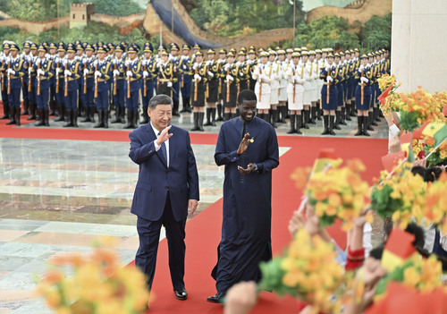 中非合作论坛丨习近平同塞内加尔总统法耶会(5290570)-20240905070642