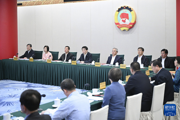 全国政协召开远程协商会 围绕“扎实有序推进城市更新改造”协商议政 王沪宁主持