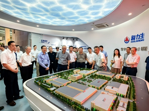 调研组在调研海洋经济发展情况 (1)(5611625)-20241102080130