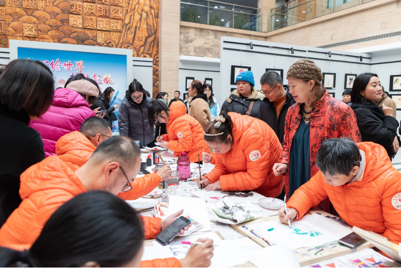 青岛第三届孤独症青少年艺术作品展开幕