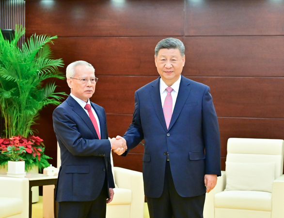 澳门回归祖国25周年丨习近平会见岑浩辉(5971953)-20241220180027