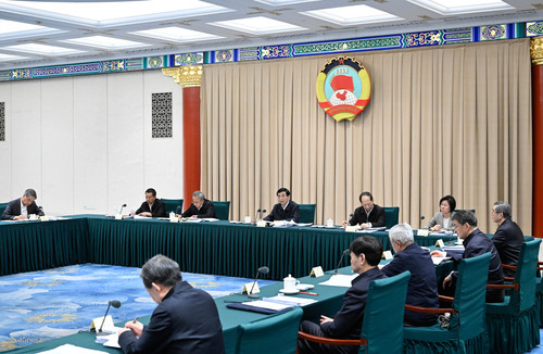 王沪宁主持召开全国政协主席会议(6000544)-20241224220438
