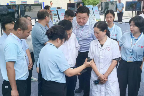 青囊AI绘梦基层医疗：医与药如何完美共舞