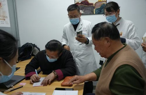 义诊活动现场