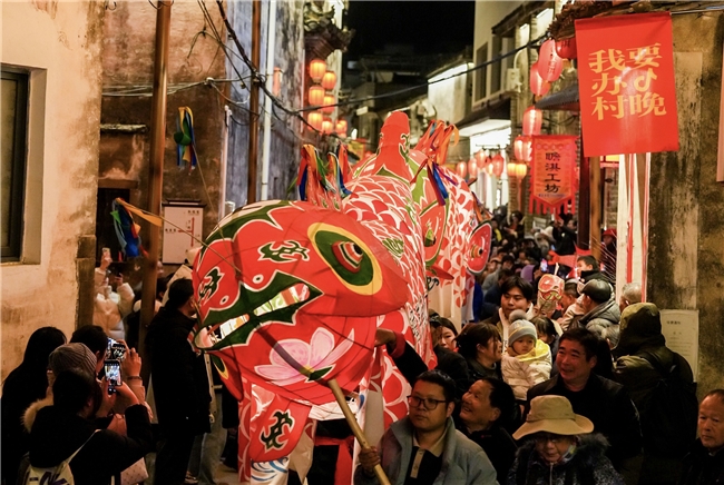 皖闽湘三地主播办“村晚”迎新春