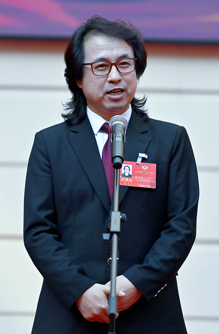 自治区政协常委、青年歌唱家张永强