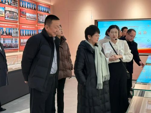 市政协党组书记、副主席提名⼈选苏翠芳带队到伊金霍洛旗，围绕⾼质量发展主题进行专题调研