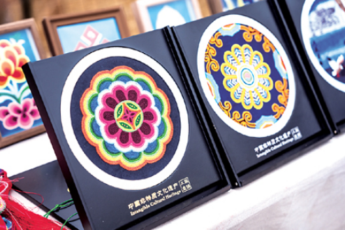 长江文化节系列活动累计开展大型公益文化活动近200项