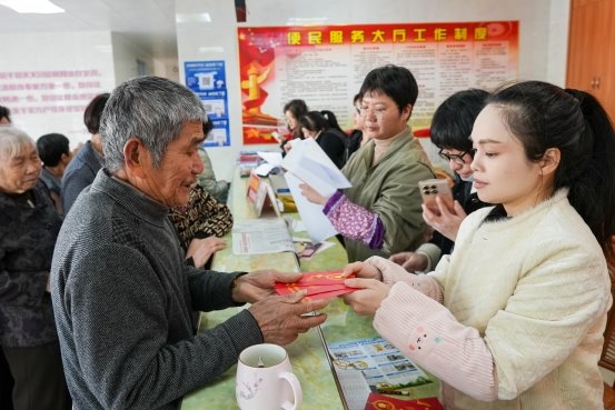 16年爱心敬老路：亮亮教育基金会发放爱心敬老金超1.2亿元