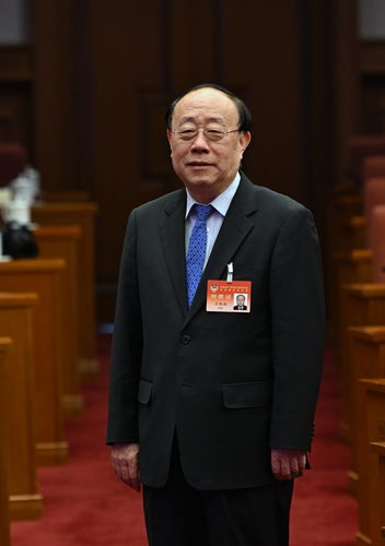 王炳南