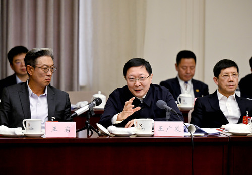 王广发委员就政协常委会工作报告中共同关注(6581522)-20250306172932