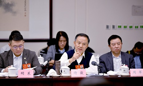 侍俊委员就政协常委会工作报告中共同关注的(6581128)-20250306172941