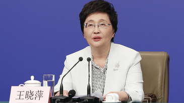 人力资源和社会保障部部长王晓萍：努力为群众提供更加充分、更加公平、更有温度的社会保障
