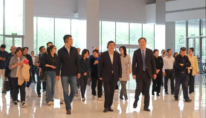 北京市政协港澳台侨和外事委赴国家会议中心调研