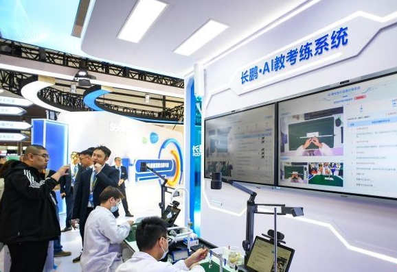 从批卷到育心 AI助力“未来课堂”加速成型