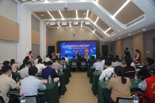 图为活动现场