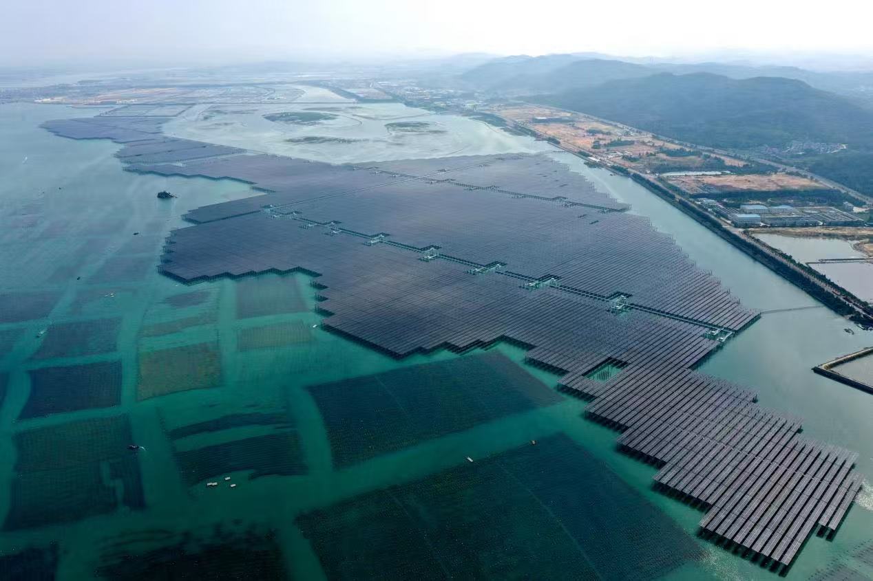 我国首个高风速海域海上光伏项目实现全容量并网